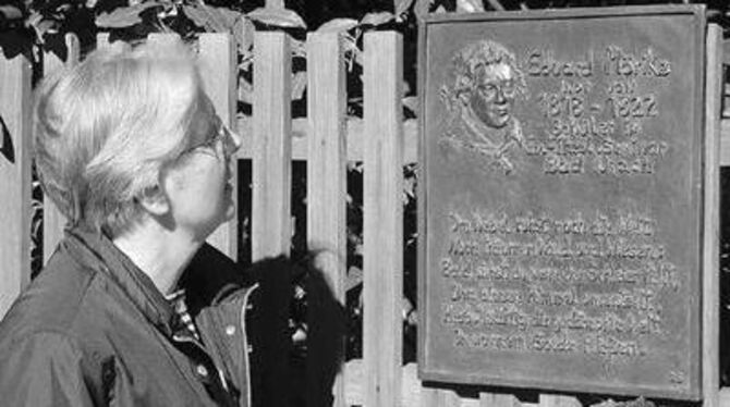 An Eduard Mörike, den berühmtesten Schüler in Stift Urach, erinnert seit Kurzem die Tafel eines Bad Uracher Stifters. GEA-ARCHI