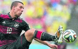 Absoluter Einsatzwille: »Ich kann mich doch nur immer wieder anbieten«, sagt Lukas Podolski. FOTO: DPA