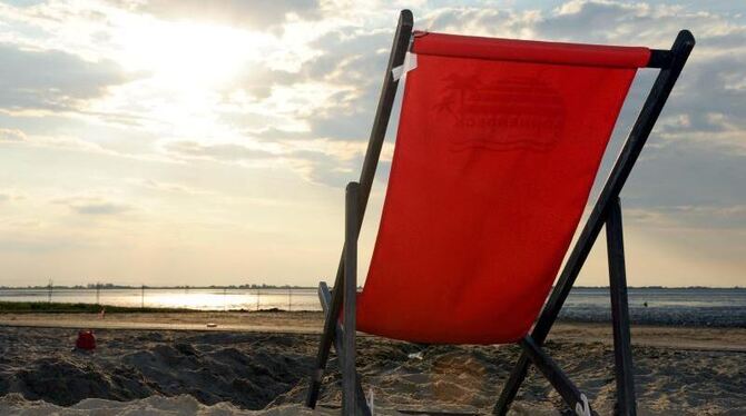 Wer entspannt am Strand liegen möchte, sollte beim Buchen im Netz aufmerksam sein.