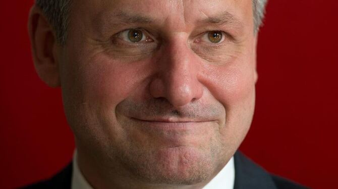 Hans-Ulrich Rülke redet Klartext: Kanzlerin Merkel hat eine historische Fehlentscheidung getroffen, die sie korrigieren muss. Sonst sind ihre Tage gezählt. FOTOS: TRINKHAUSHans-Ulrich Rülke beim Redaktionsgespräch in Reutlingen.