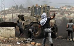 Nach der Beerdigung gehen die Unruhen in Ostjerusalem unvermindert weiter. Foto: Alaa Badarneh