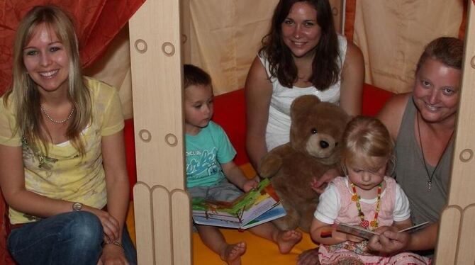 Freuen sich auf den Start des »Kidshouse Reutlingen« (von links): Die Erzieherinnen Marie Lamparter, Marit König und Bianca Schm