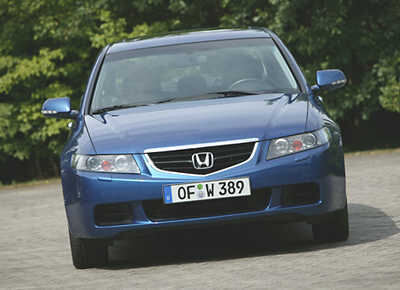 Zum ersten Mal präsentiert Honda nach dreijähriger Entwicklungszeit einen eigenen Selbstzünder. Der neue, im eigenen Haus entwickelte Diesel treibt den erst im Januar eingeführten Honda Accord an.
FOTO: HONDA