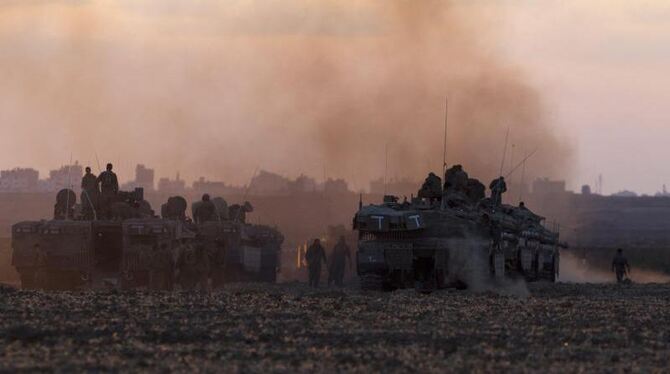 Israelische Panzer auf dem Weg zum Gazastreifen. Foto: Jim Hollander