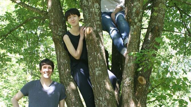 Festivalmacher mit Naturbezug: (von unten) Henrik Junger, Dennis Adler, Leonie Cuje und Elaine Nille-Hauf auf dem Listhofgelände