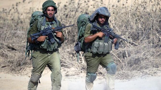 Israelische Soldaten ziehen sich aus dem Gazastreifen zurück. Foto: Atef Safadi