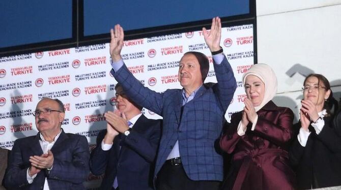 Erdogan hat die Präsidentenwahl in der Türkei gewonnen. Foto: EPA/STR