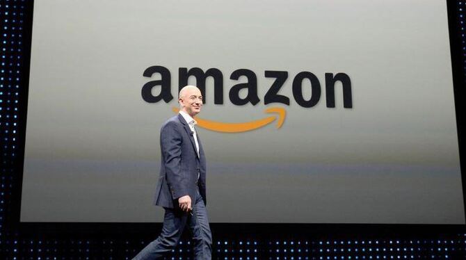 Amazon-Chef Jeff Bezos setzt jetzt auch den Unterhaltungsriesen Disney unter Druck. Foto: Michael Nelson/Archiv