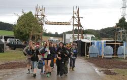 Pfadfinder zurück in ihrer Zeltstadt auf dem Schachen