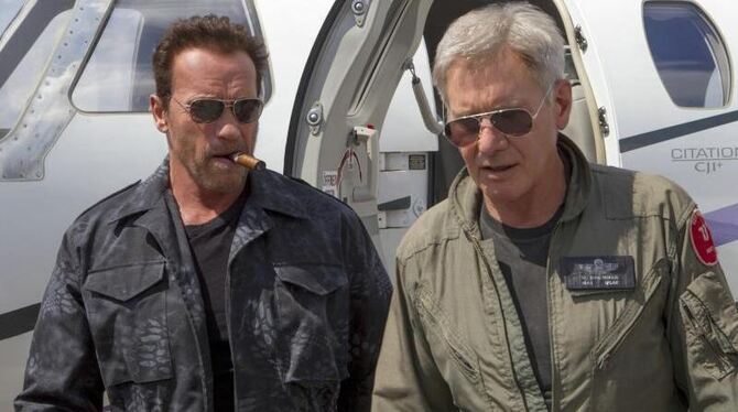 Arnold Schwarzenegger (l) und Harrison Ford in dem Film »The Expendables 3« Foto: Twentieth Century Fox