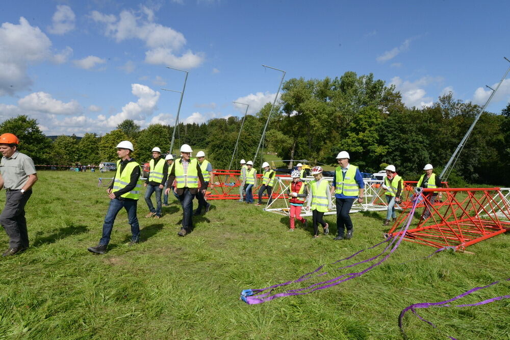 Aufbau Windmessmast auf dem Hochfleck