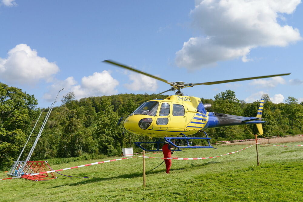 Aufbau Windmessmast auf dem Hochfleck