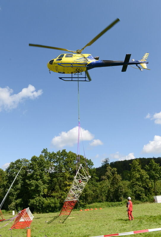 Aufbau Windmessmast auf dem Hochfleck