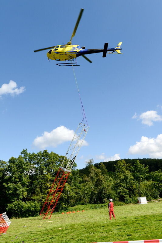 Aufbau Windmessmast auf dem Hochfleck
