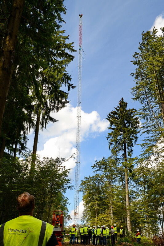 Aufbau Windmessmast auf dem Hochfleck