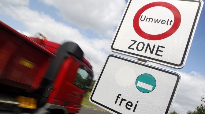 Bahn frei nur noch für Fahrzeuge mit grüner Plakette: Die Umweltzone wird ausgeweitet. In der Stadt Reutlingen müssen ab Sommer