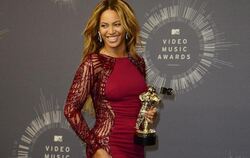 Beyoncé mit dem Michael Jackson Video Vanguard Award. Foto: Mike Nelson
