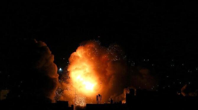 Explosion einer israelischen Rakete in Gaza City. Foto: Mohammed Saber/Archiv