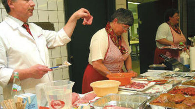 Variationen für den Grill, präsentiert in der Gewerblichen Schule in Tübingen.  FOTO: MWM