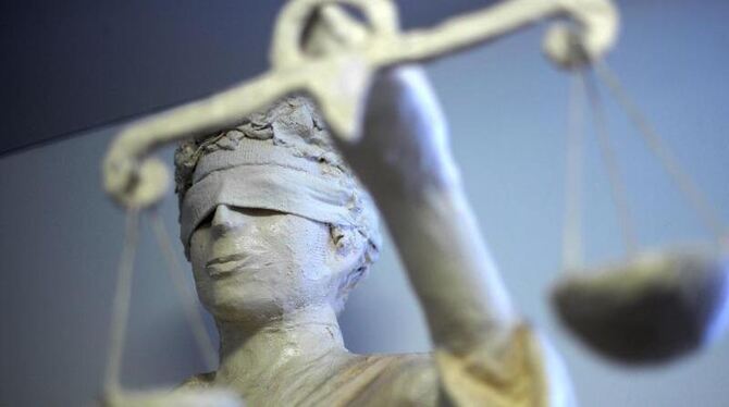 Justizia in einem Amtsgericht.