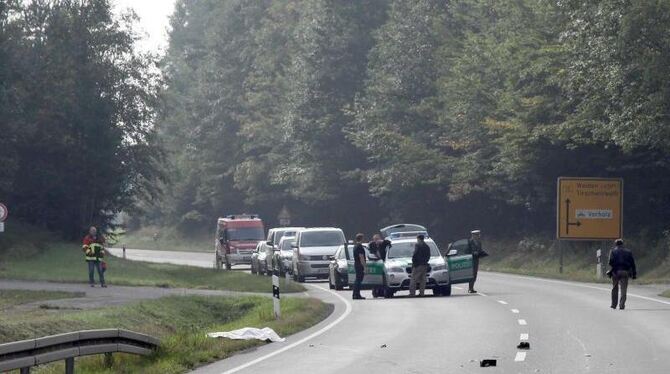 Polizeiwagen am Unfallort bei Tischenreuth in der Oberpfalz. Foto: News5/Fricke