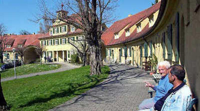 Exzellentes Schmuckstück: Altenwohnanlage mit Gemeindehaus im Gmindersdorf.GEA-FOTO: PACHER