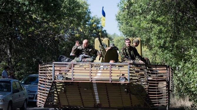 Hält die Waffenruhe in der Ostukraine? Berichten zufolge gab es erneut Detonationen bei Mariupol. Foto: Roman Pilipey