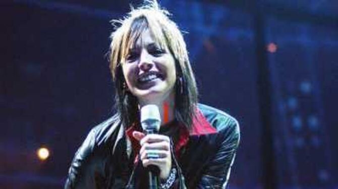 Frauenpower: Nena begeistert ihre Fans über Generationsgrenzen hinweg. GEA-Foto: Meyer