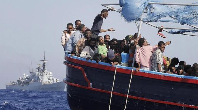 Überlebende: Hunderte Flüchtlinge starben bei zwei schweren Schiffsunglücken.