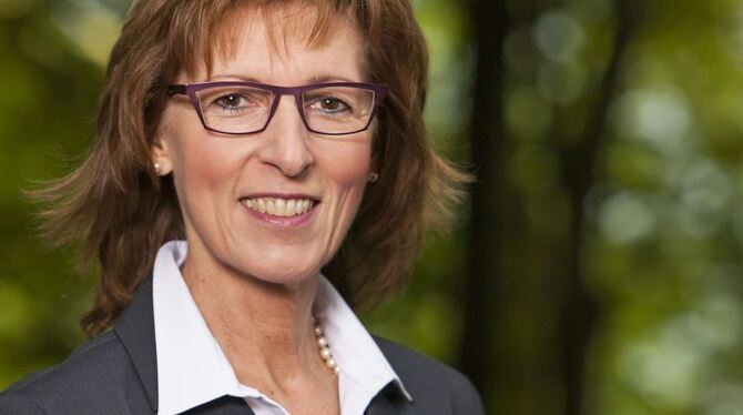 Karin Bauer aus Schorndorf möchte Bürgermeisterin von Pfullingen werden. 	FOTO: PR
