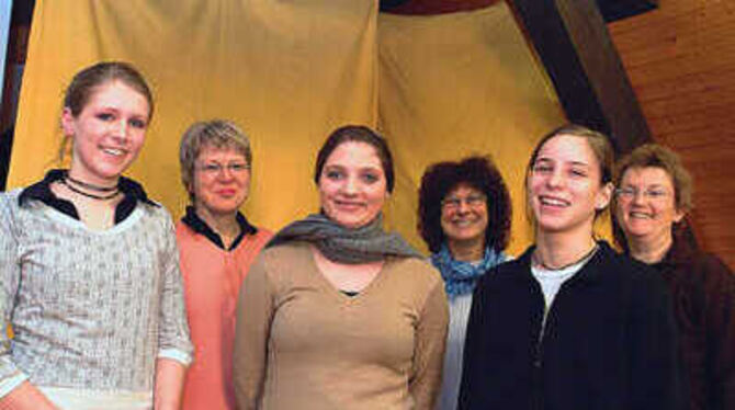 Die Organisatorinnen der Veranstaltungen zum Internationalen Frauentag, von links: Vera Burballa vom Mädchenrat, Edeltraut Stied