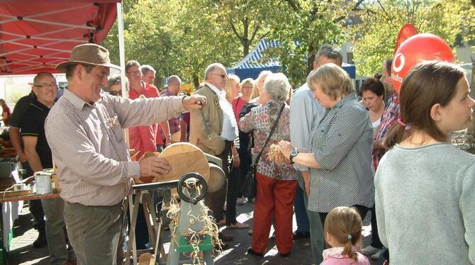 Mitmachen oder nur zuschauen: Der Kreativmarkt in Pfullingens Innenstadt bot für Kinder und Erwachsene jede Menge Attraktionen.