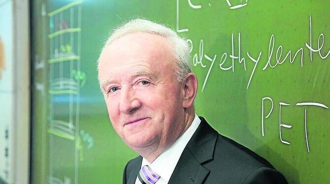 Der Wissenschaftler und Unternehmer Professor Gunther Krieg bekommt den renommierten Deutschen Umweltpreis von Bundespräsident J Der Wissenschaftler und Unternehmer Professor Gunther Krieg bekommt den renommierten Deutschen Umweltpreis von Bundespräsident J