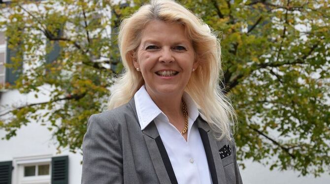 Sabine Lauffer ist wieder voll in den Pfullinger Bürgermeister-Wahlkampf eingestiegen. GEA-FOTO: SCHÖBEL