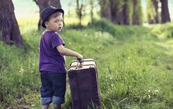 Wanderungsbewegungen: Die Jugend zieht es weg vom Land in die Stadt. Und was wird aus den Dörfern? FOTO: FOTOLIA