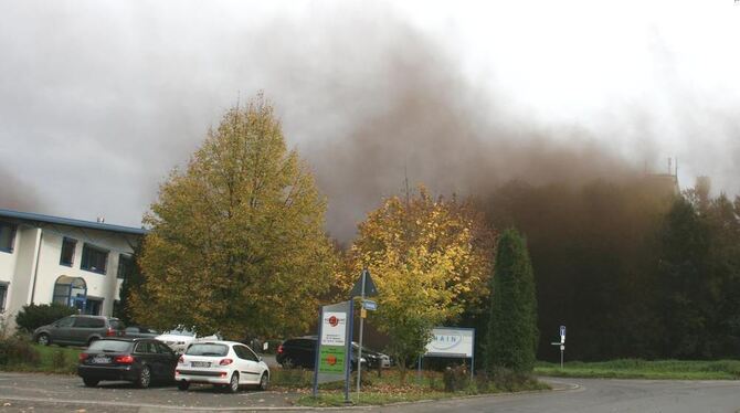 Wolke aus Braunkohlestaub über Nehren