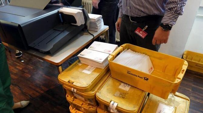 50 Kisten mit Briefen sind bei der Berliner SPD eingetroffen. Foto: Wolfgang Kumm