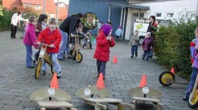 Titel: Hurra, Sportstunde! Bewegung, Spaß und Entwicklung im Kindergarten