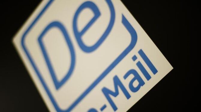 Die De-Mail wurde als sichere E-Mail-Variante angepriesen, sie sollte stapelweise Behördenpost ersetzen. Doch das Projekt läu