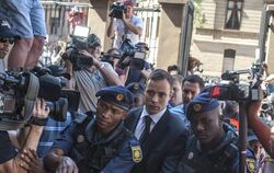 Ankunft von Oscar Pistorius am Gericht. Foto: Ihsaan Haffejee