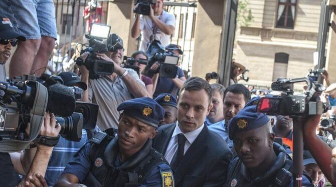 Ankunft von Oscar Pistorius am Gericht. Foto: Ihsaan Haffejee