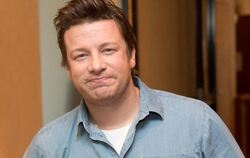 Jamie Oliver überzeugt auch durch ein sympathisches Auftreten. Foto: Jörg Carstensen/Archiv