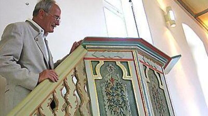 Lothar Ruminy aus Otterfing in Bayern ist ein Nachkomme des Malers Johann August Rumny, der die Blasiuskirche mit Blüten- und Pf