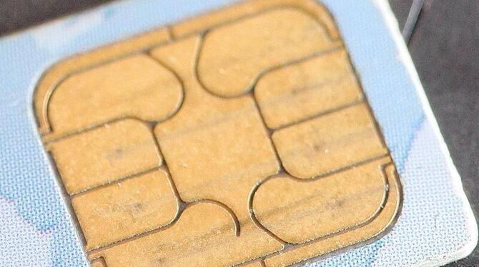 Mobilfunkanbieter dürfen für SIM-Karten kein hohes Pfand einbehalten. Foto: Bernd Thissen
