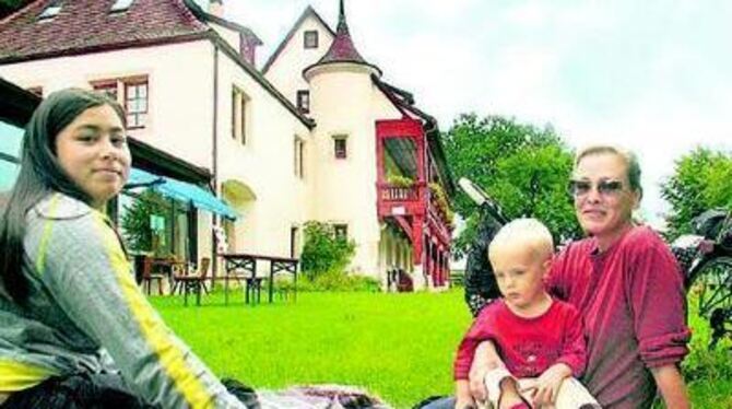 Rasten wie Graf Eberhard: Sonntags hat Schloss Einsiedel sogar die Vesperstube für Wanderer offen. GEA-FOTO: DREHER