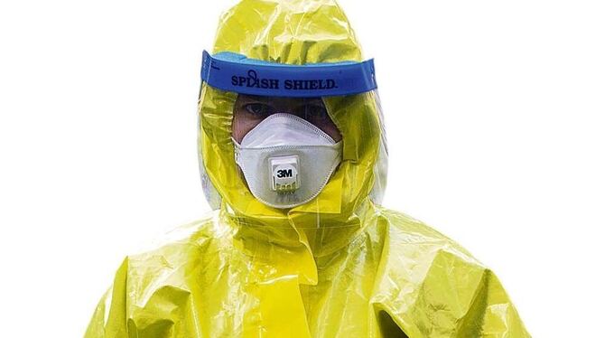 Kein Astronaut, sondern ein Helfer im Ebola-Schutzanzug.