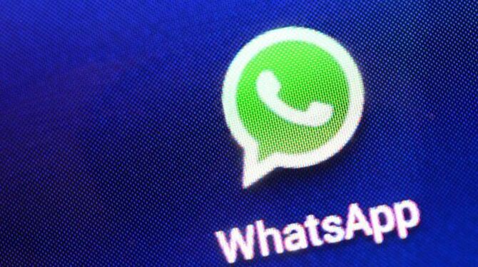 Die WhatsApp-Nachrichten werden nun auf ihrem gesamten Weg verschlüsselt. Foto: Jens Kalaene