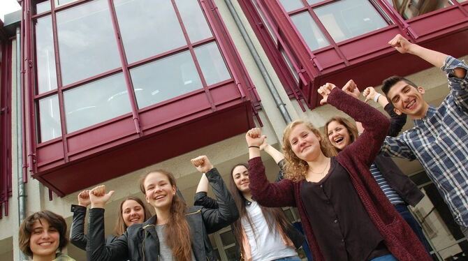 Die noch aktiven Jugendgemeinderäte zeigen schon mal, wo‘s auch für ihre Nachfolger hingehen wird: ins Rathaus. ARCHIVFOTO: PFIS Die noch aktiven Jugendgemeinderäte zeigen schon mal, wo‘s auch für ihre Nachfolger hingehen wird: ins Rathaus. ARCHIVFOTO: PFIS