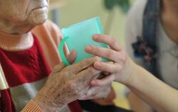 Wer wird künftig helfen? Allein im Landkreis Reutlingen werden bis im Jahr 2030 fast 1 500 zusätzliche Pflegekräfte gebraucht.