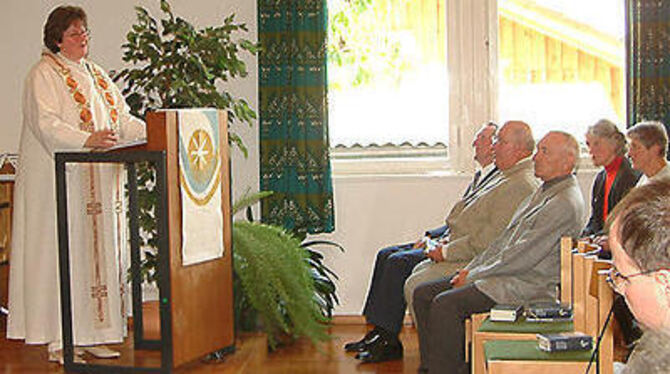 Zum letzten Mal predigte Pfarrerin Ursula Kuhlmann am Sonntag in der Pfullinger Pauluskirche, die bald abgerissen wird. FOTO: K